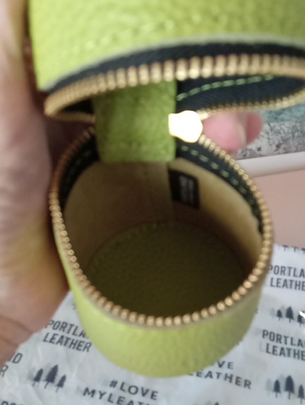 Portland Leather Rollie Pouch New Wasabi Green - Picture 4 of 7